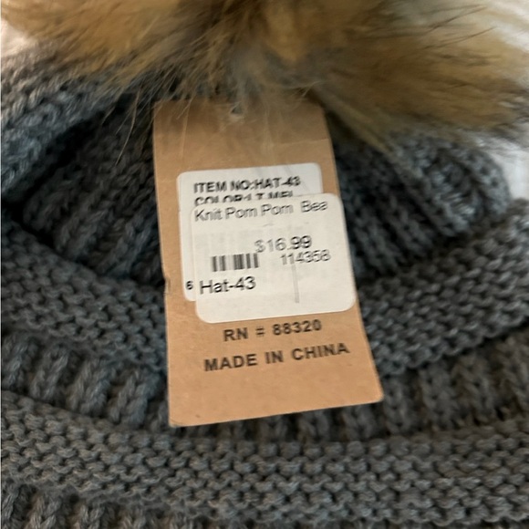 “NEW” C.C EXCLUSIVES POM POM TOBAGGON - Picture 4 of 5